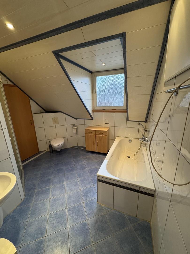 Badezimmer mit Badewanne