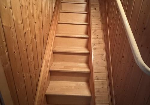 Treppe zum Dachgeschoss