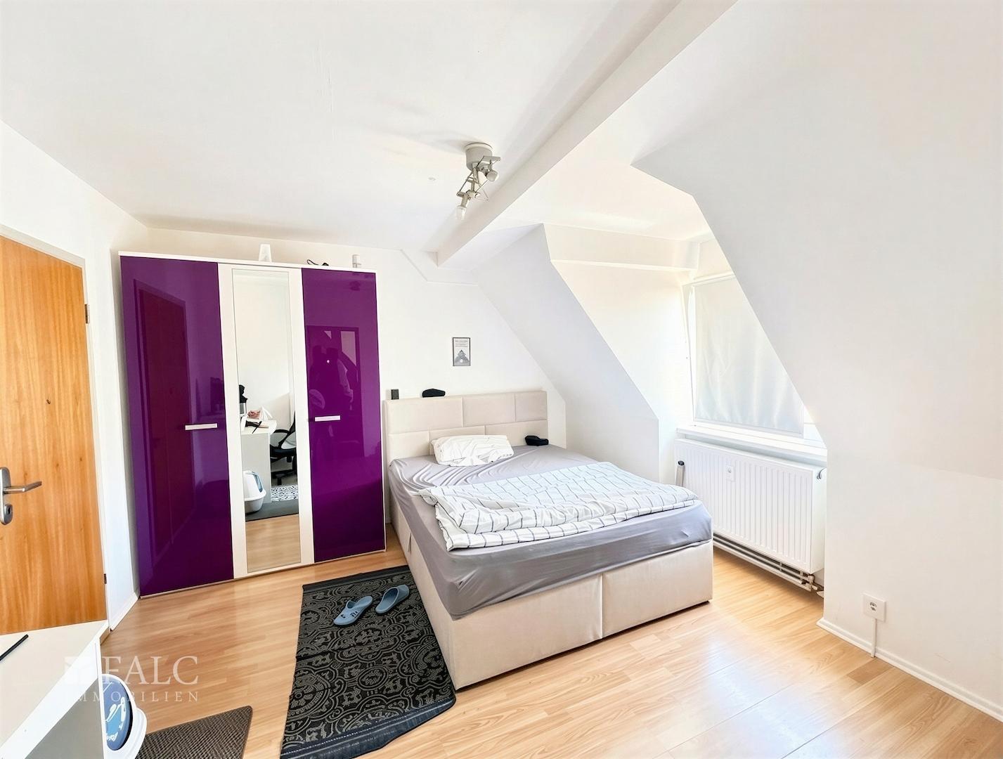 Schlafzimmer DG links  
