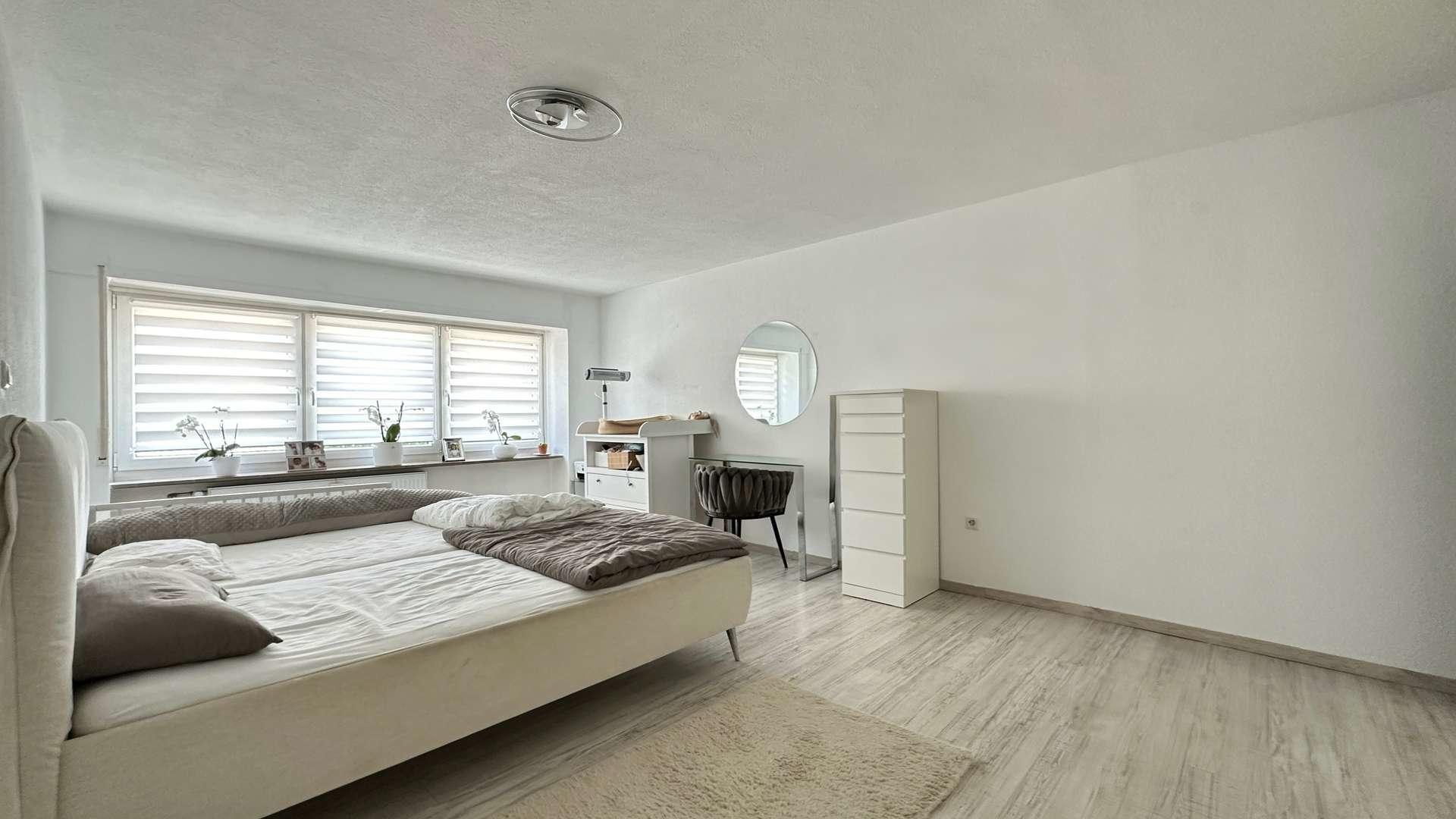 1. Schlafzimmer (EG)