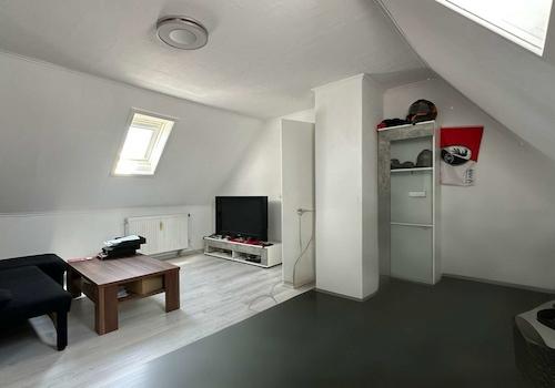 Wohnzimmer (DG)