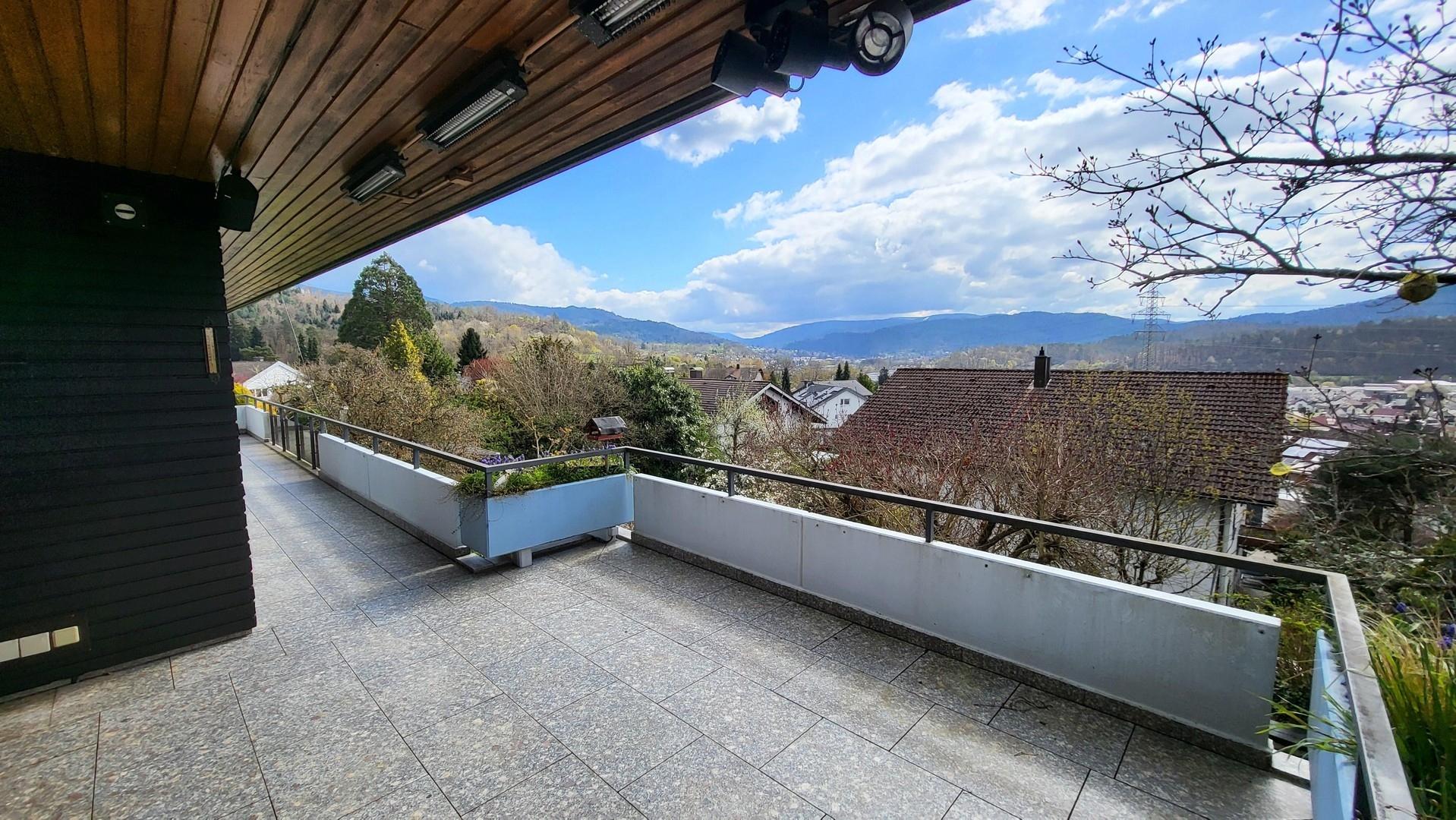 Balkon EG