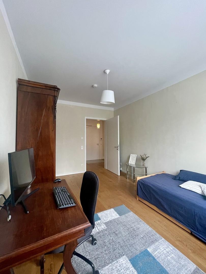 Schlafzimmer 1