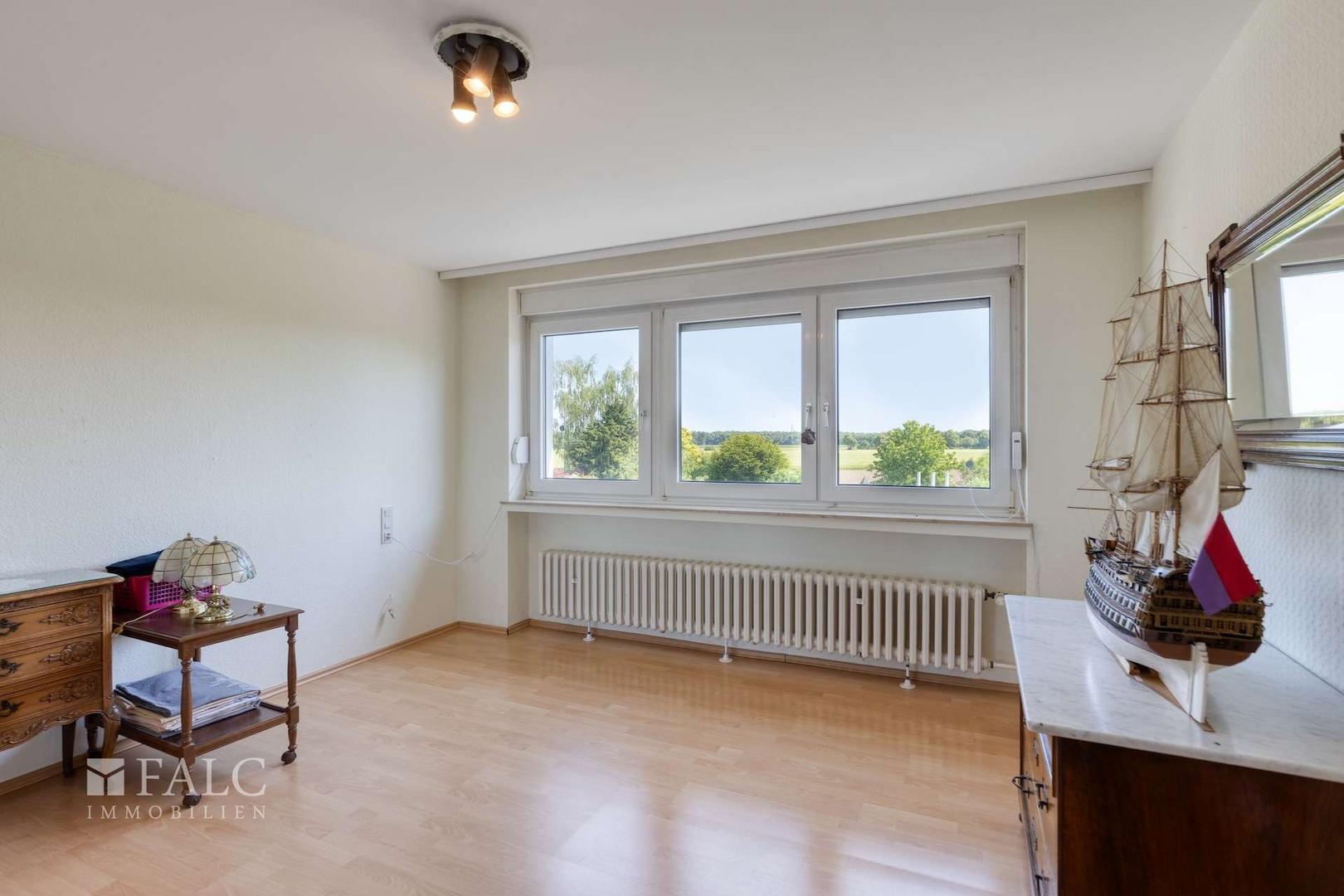Schlafzimmer 1