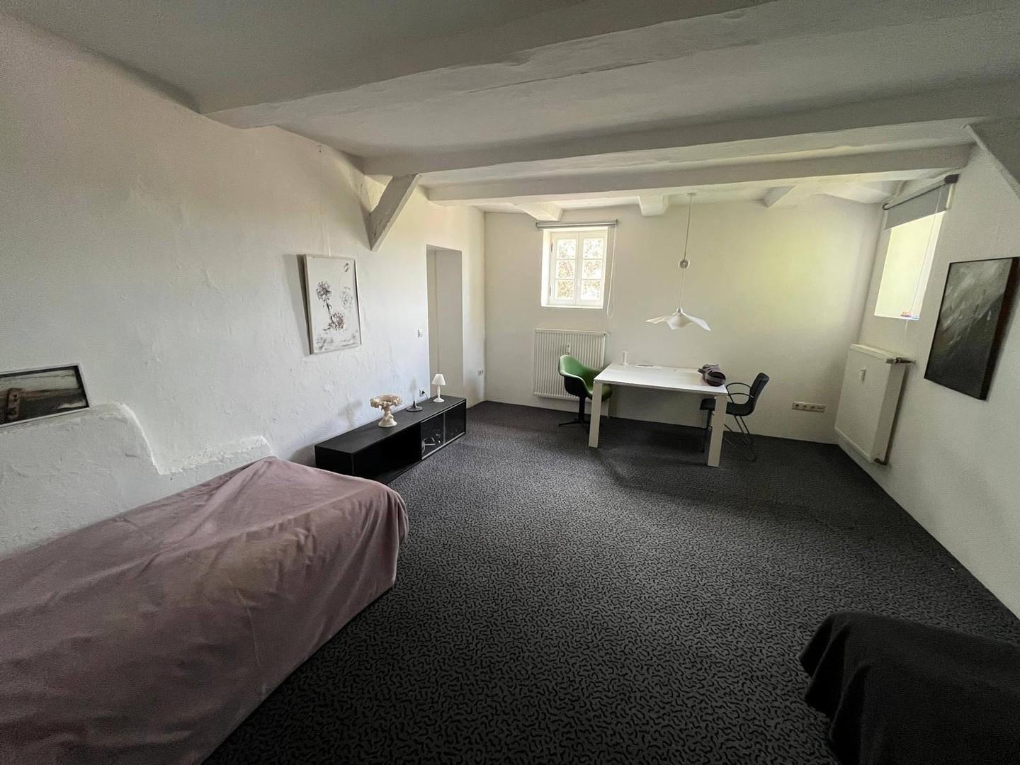 Schlafzimmer DG