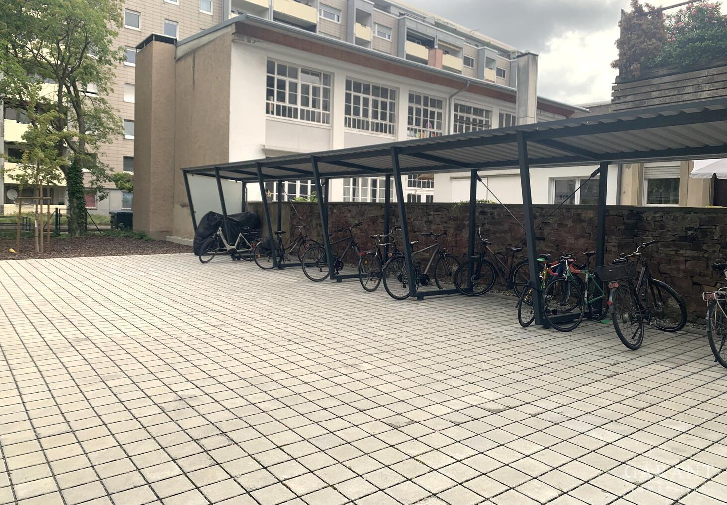 Fahrradabstellpl.
