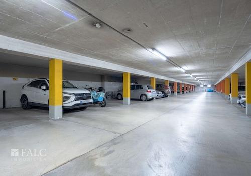Tiefgarage mit Stellplatz