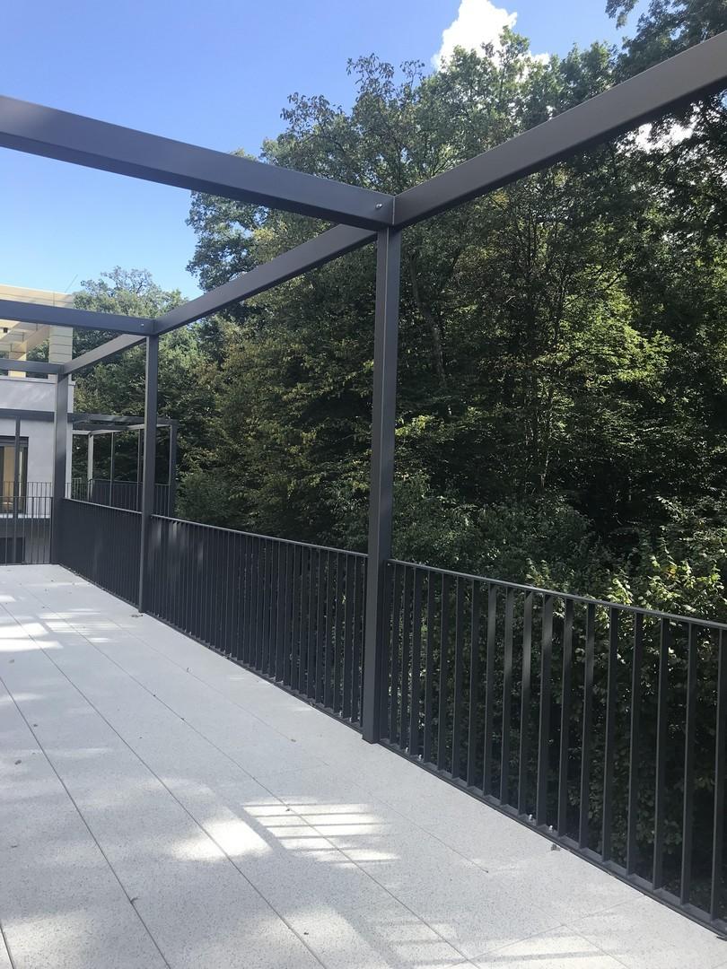 Balkon nach links