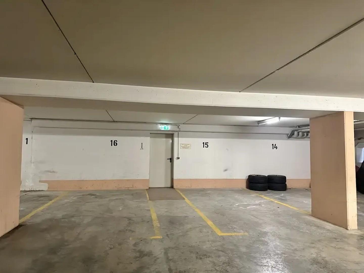Tiefgaragenstellplatz