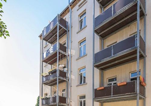 Ansicht Rückansicht mit Balkonen