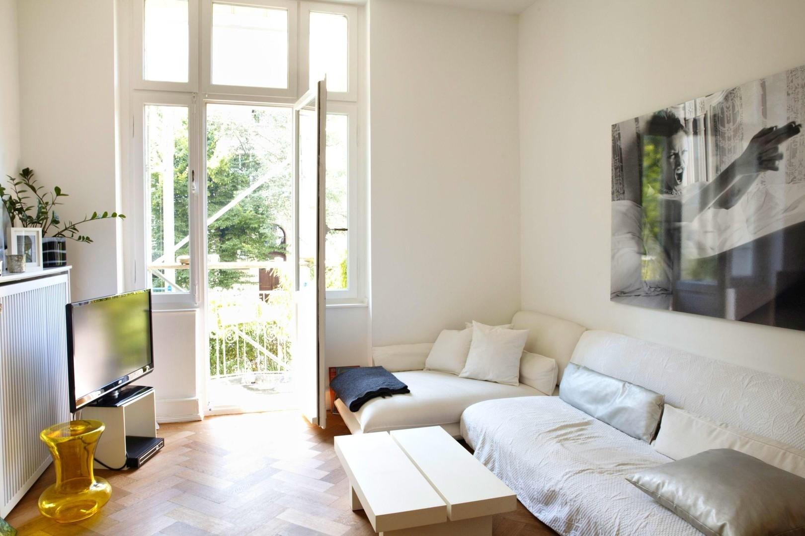 Wohnzimmer mit Südbalkon