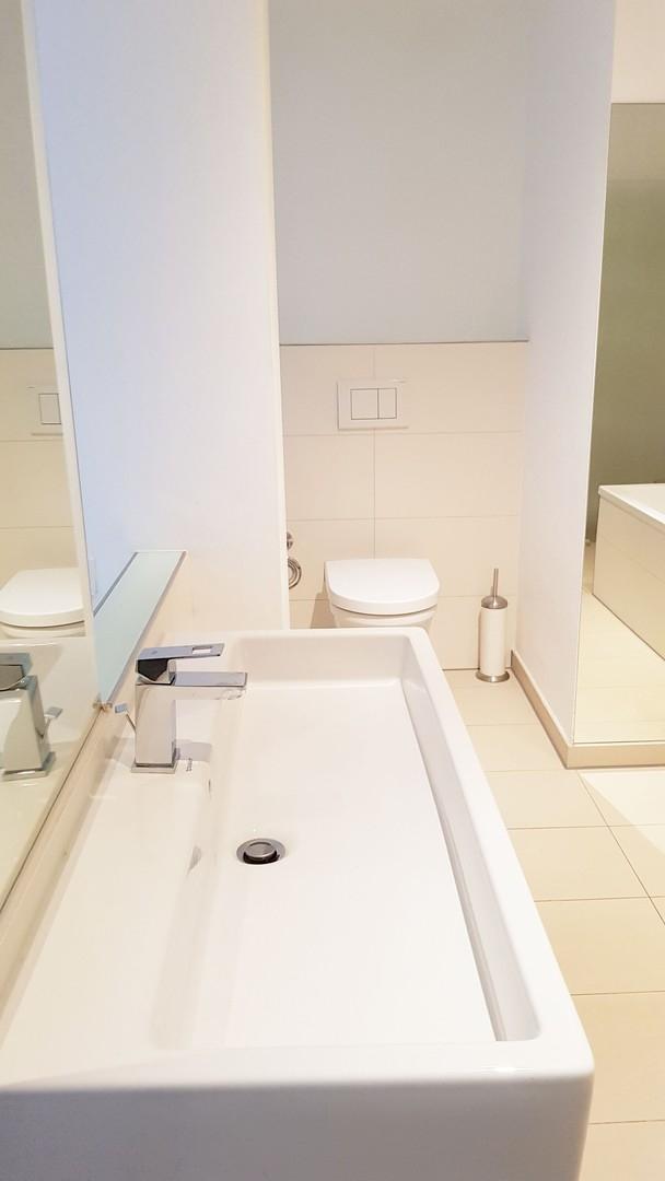 grosses Designwaschbecken