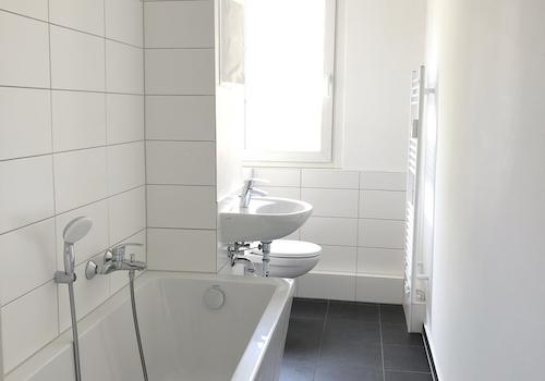 Bad mit Wanne