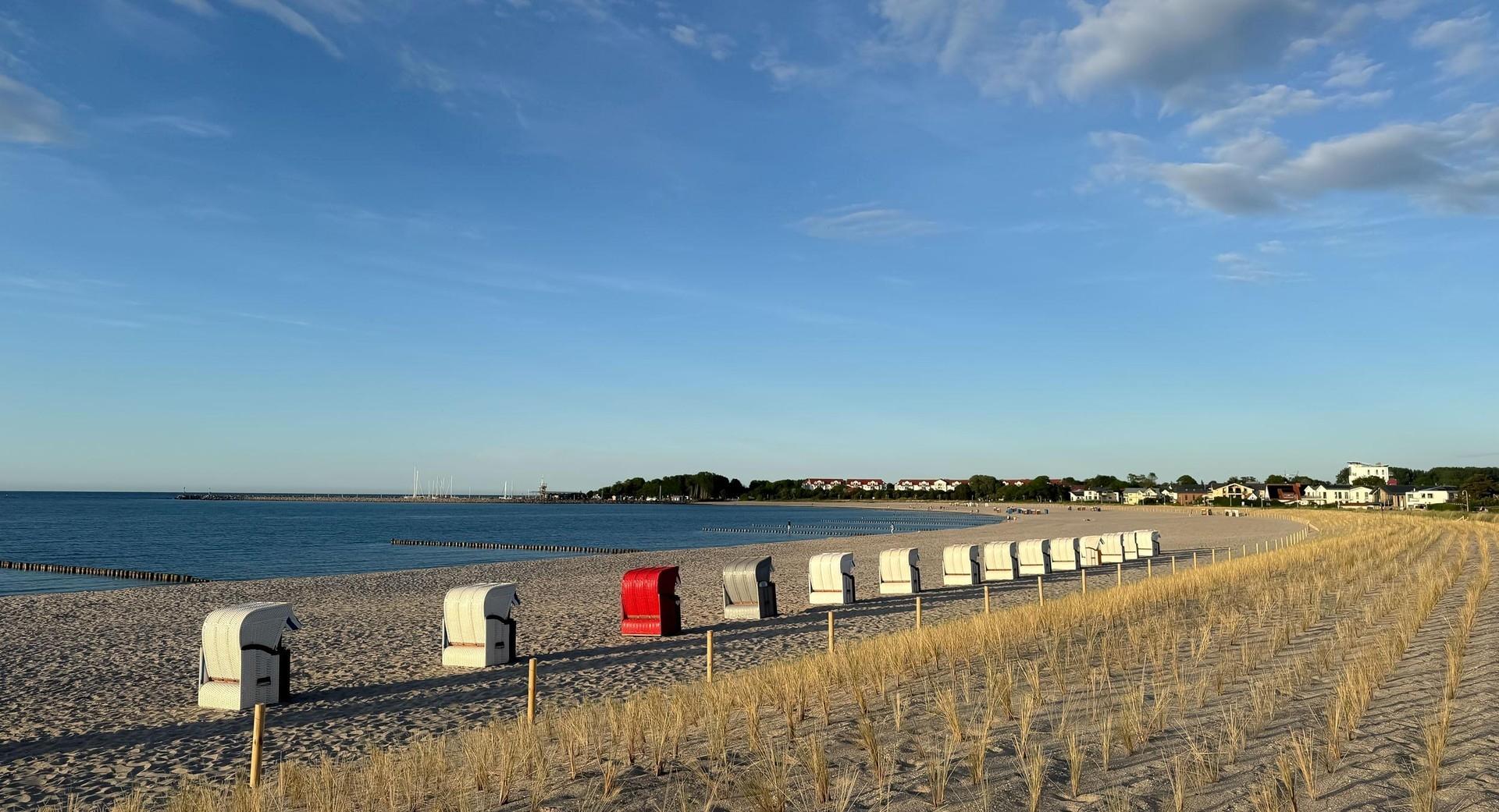 der Strand im Ort