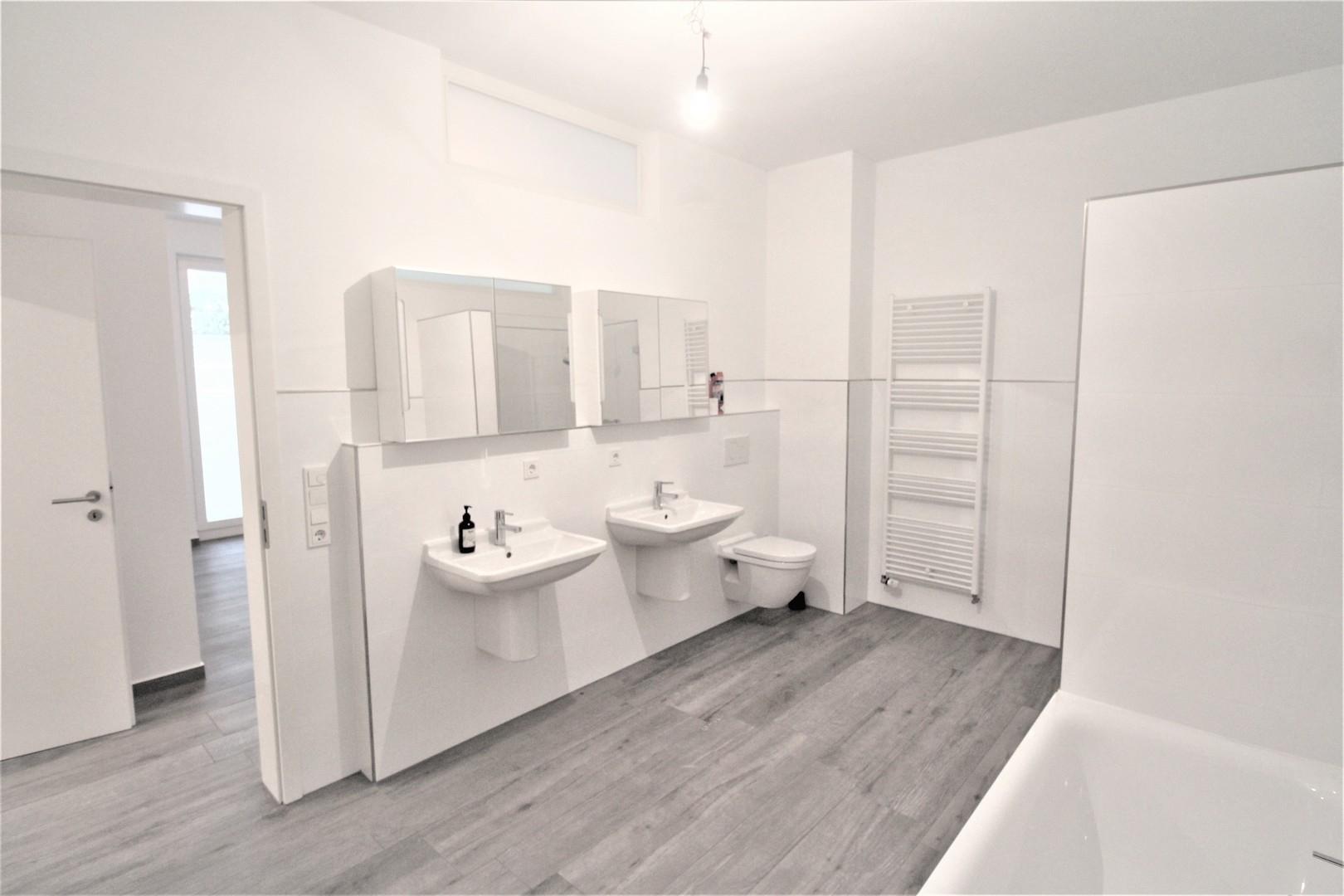 Vollbad Dusche/Wanne etc. ...