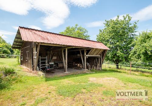 Holz-Unterstand