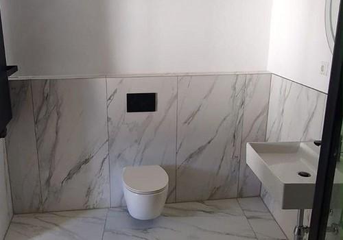 Badezimmer 1/2