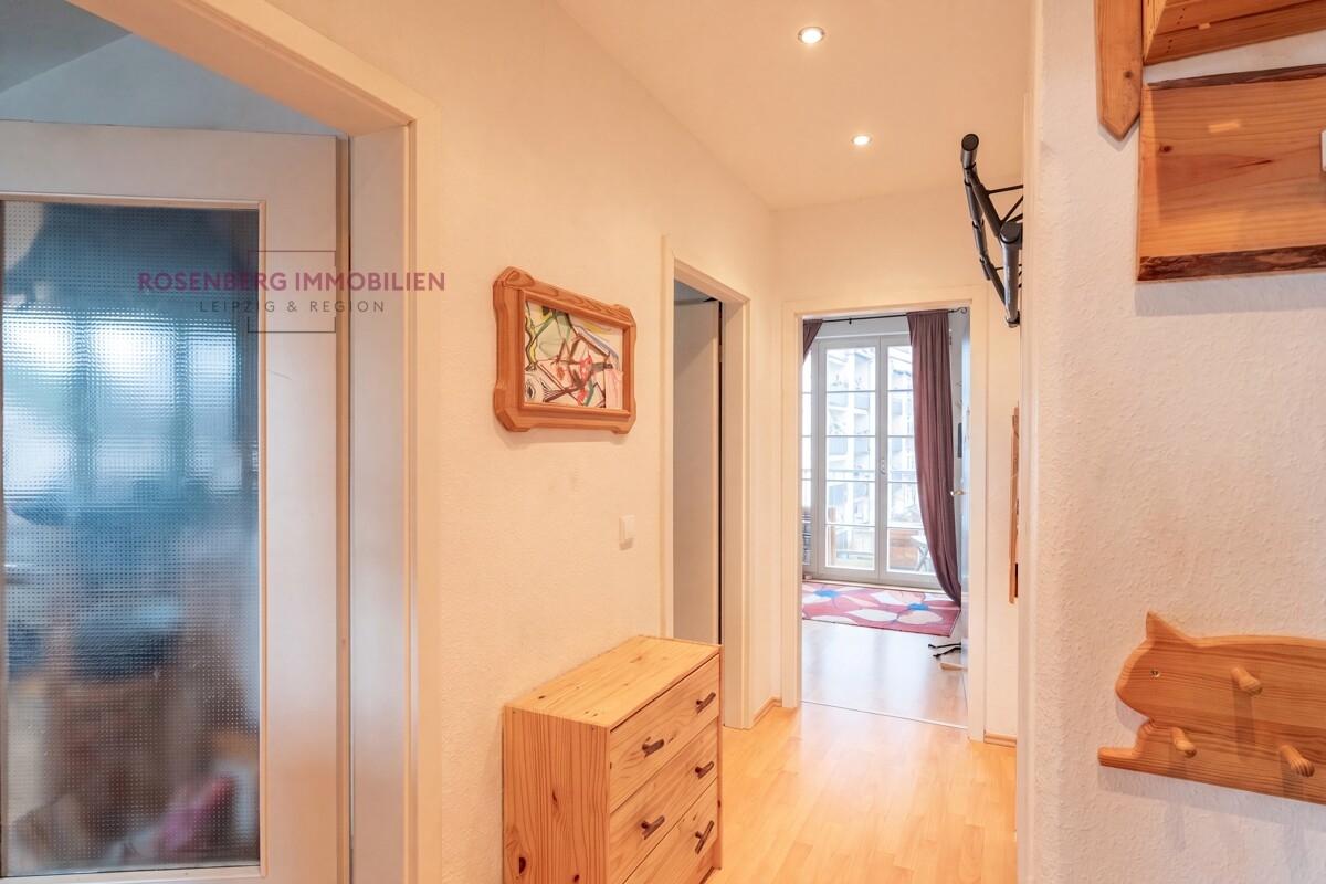 Immobilie in Leipzig zu verkaufen_ 3-Raum Wohnung _ Rosenberg Immobilien GmbH Leipzig _ Flur
