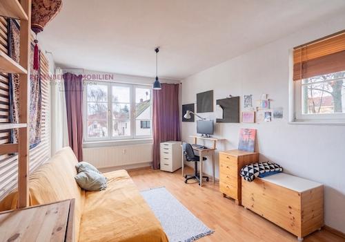 Immobilie in Leipzig zu verkaufen_ 3-Raum Wohnung _ Rosenberg Immobilien GmbH Leipzig _ Wohnzimmer