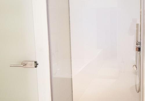 Dusche mit Überkopfbrause