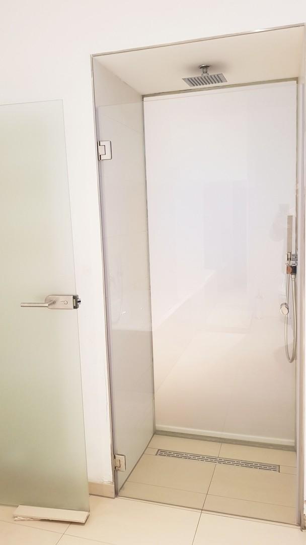 Dusche mit Überkopfbrause