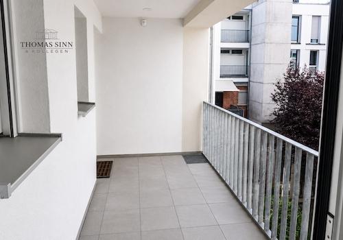Privater Eingangsflur nutzbar als Loggia/Balkon