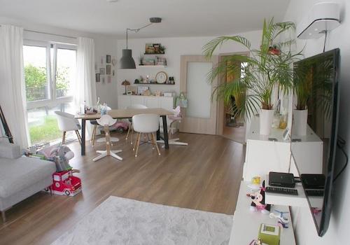 Wohnen / Essen mit Zugang zu Terrasse / Garten Bild 3