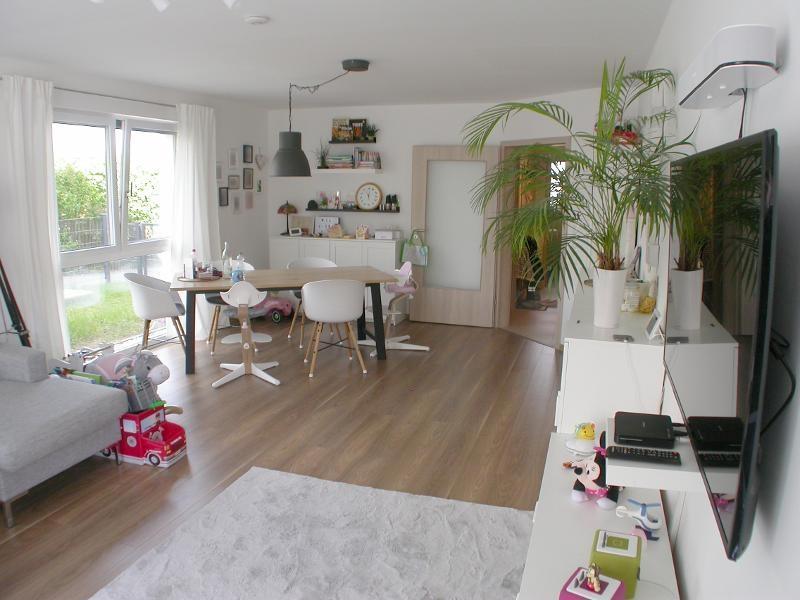 Wohnen / Essen mit Zugang zu Terrasse / Garten Bild 3