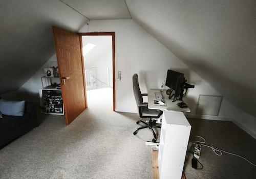 Ausgebauter Spitzboden - Kinder- /Arbeitszimmer Bild 3