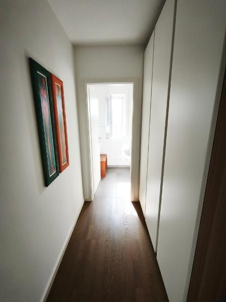 Garderobe (mit Einbauschrank) Bild 1