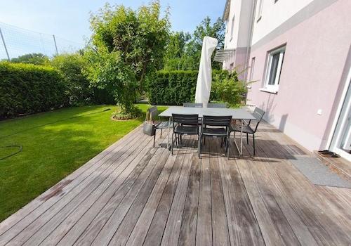 Terrasse und Garten Bild 1
