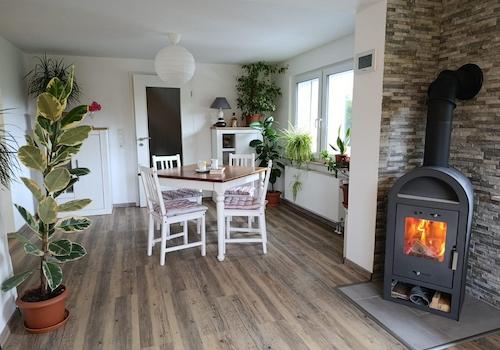 Kamin und Essbereich