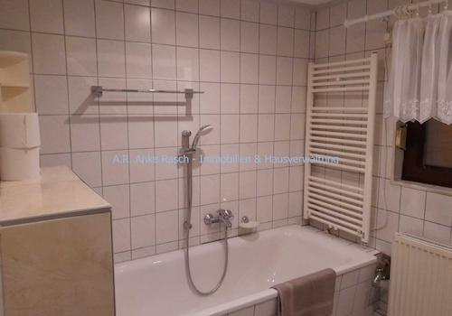 Bad mit Wanne