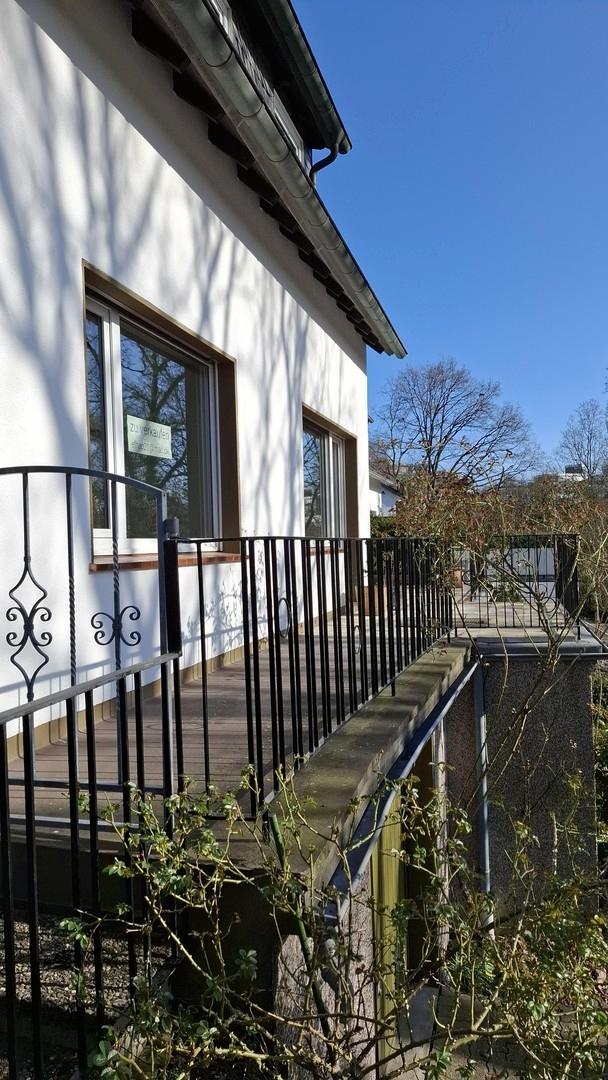 Weg zur großen Terrasse EG