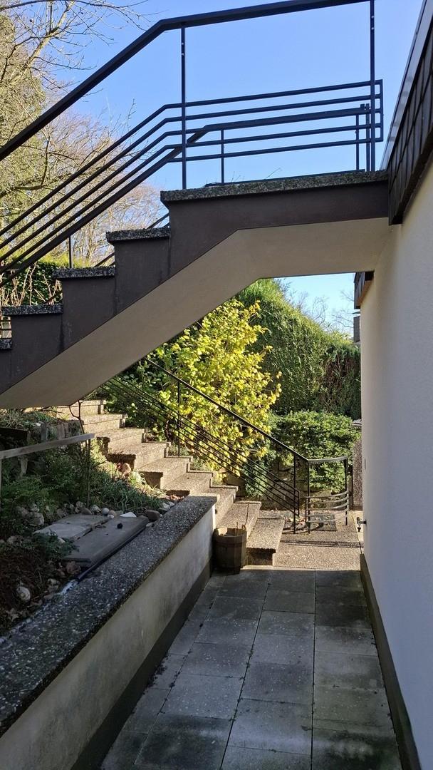 Hinterhof EG