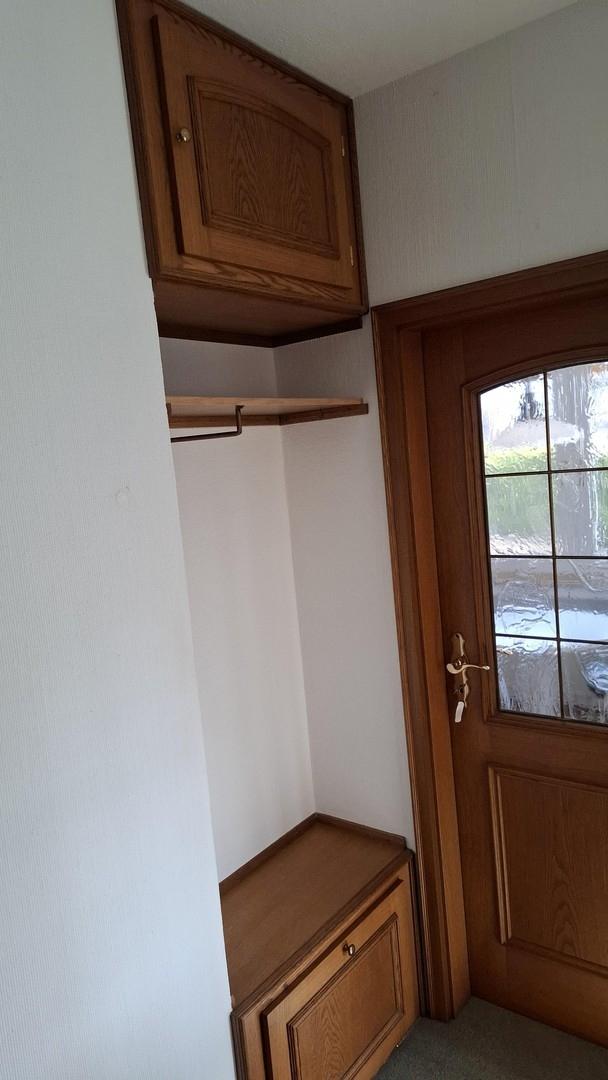 Garderobe EG
