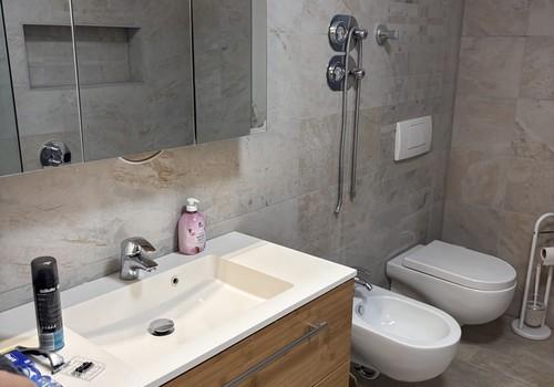 Voll-Bad (WB,Bidet,Touilette)