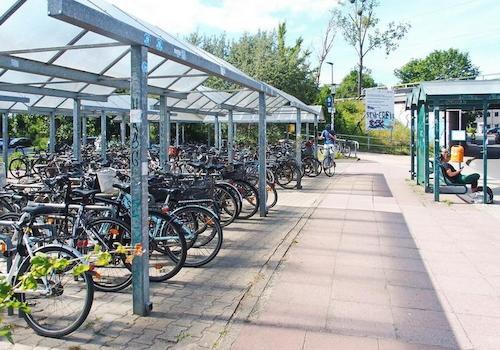 Fahrradstellplätze am Bahnhof