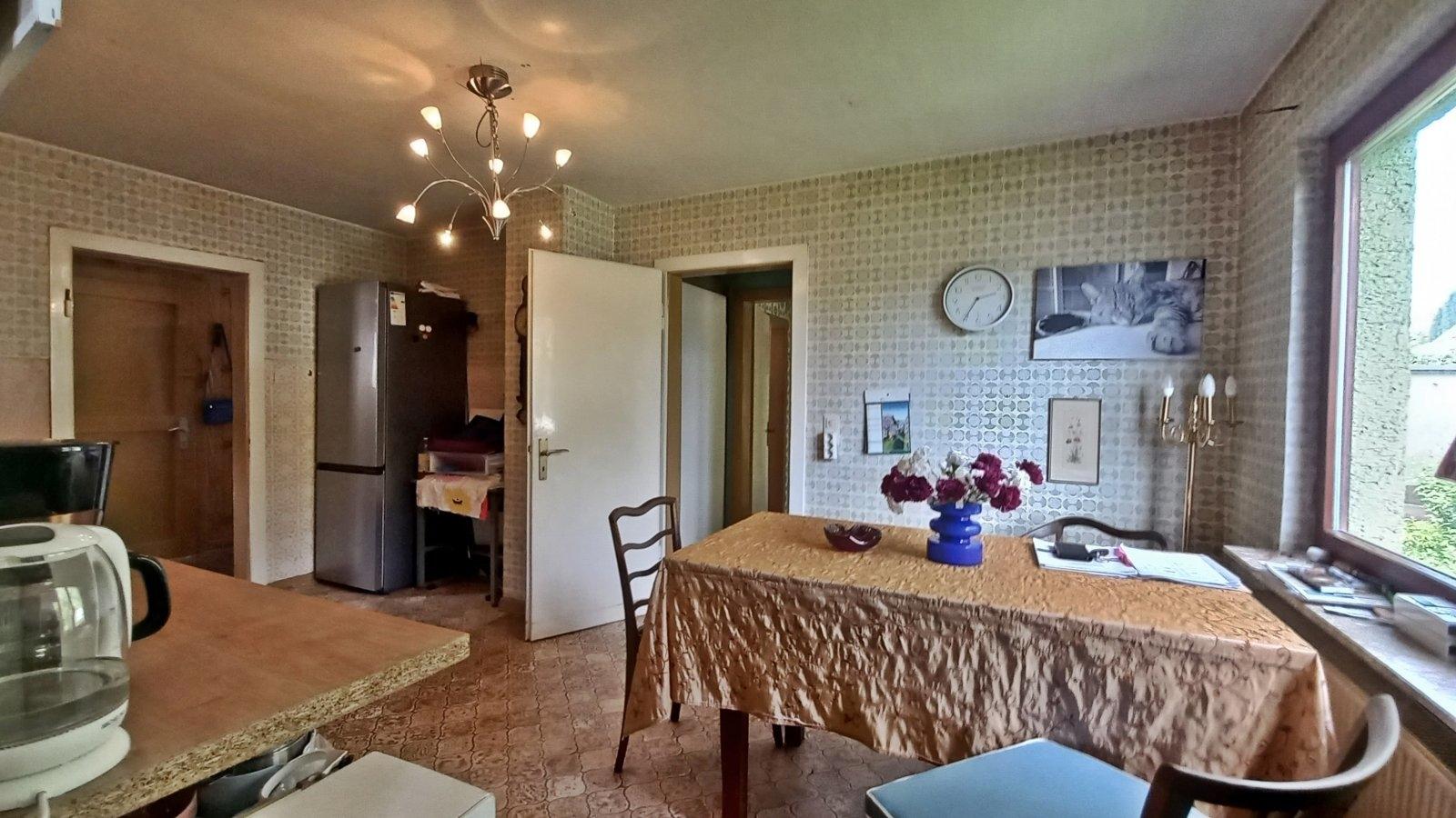 Durchgang Zimmer 1, Abstellraum u. Kellerabgang