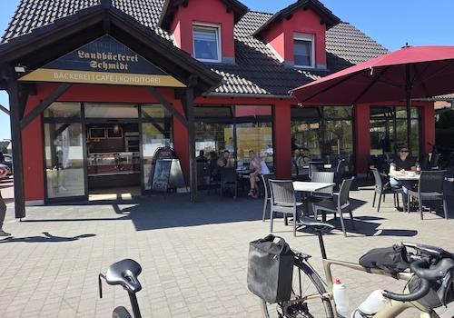 Bäckerei ggü des MFH
