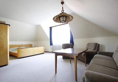Schlafzimmer - DG