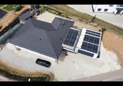Winkelbungalow mit PV-Anlage