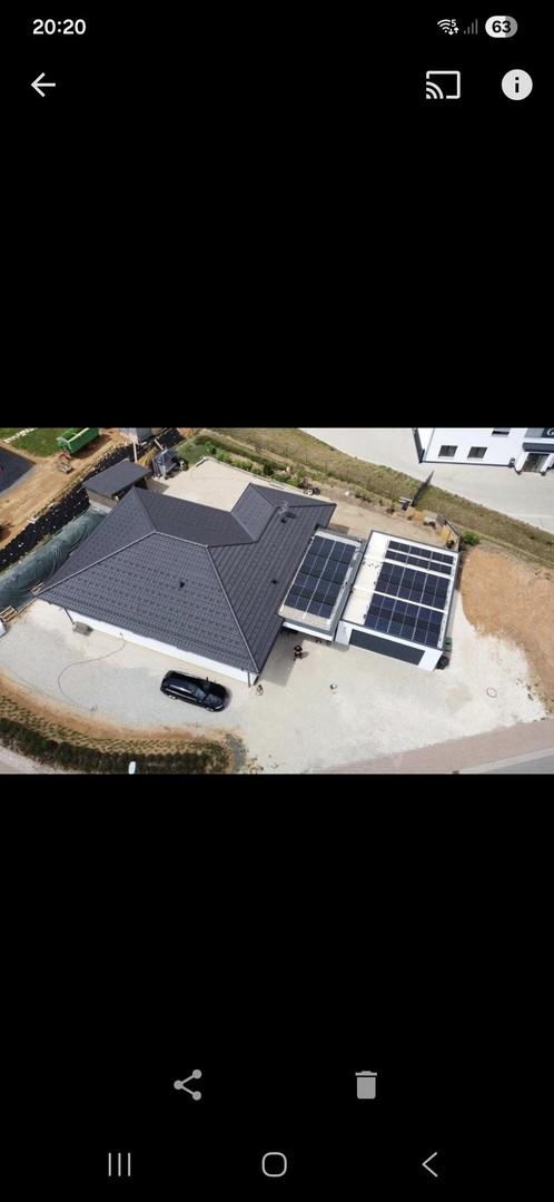 Winkelbungalow mit PV-Anlage