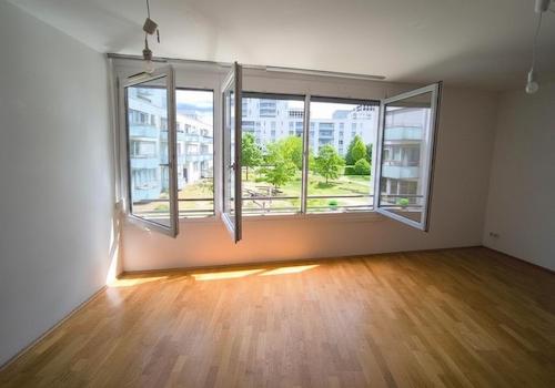 Blick in die ruhige Grünanlage