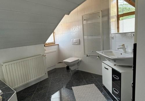 Bad mit Badewanne