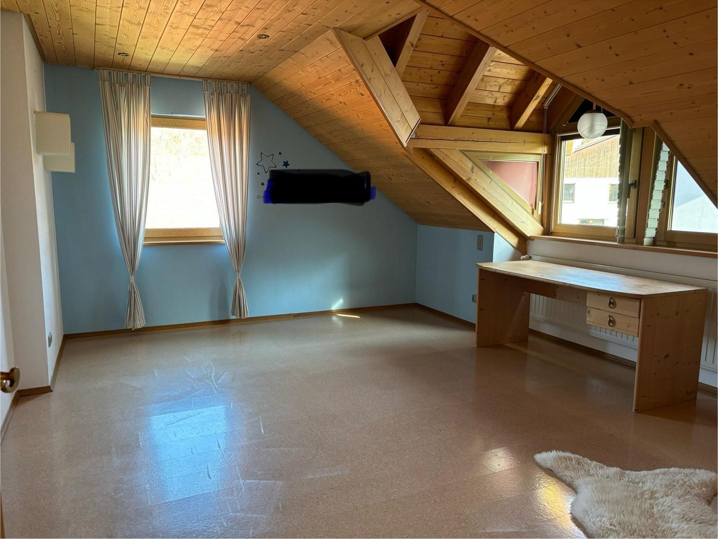 Schlafzimmer 1