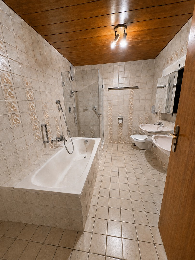 Badezimmer EG