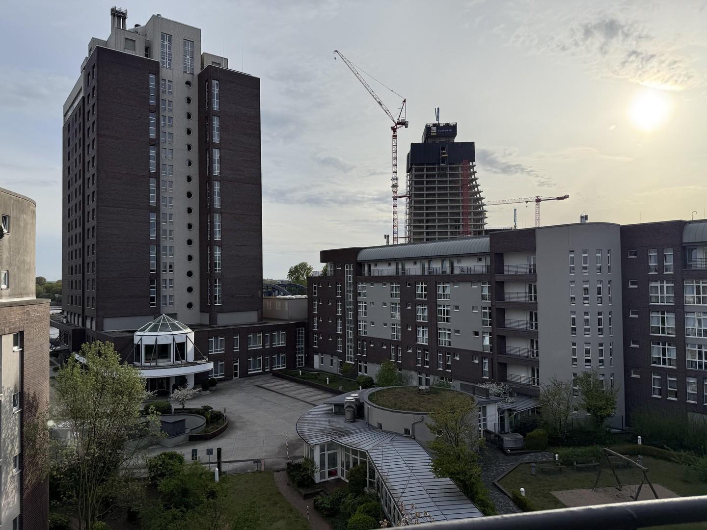 Ausblick Balkon mit Elbtower