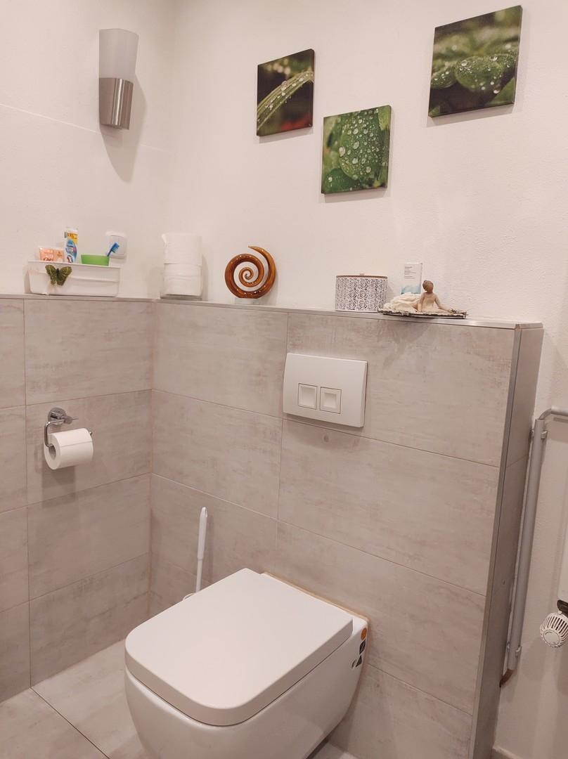 Bad mit Toilette