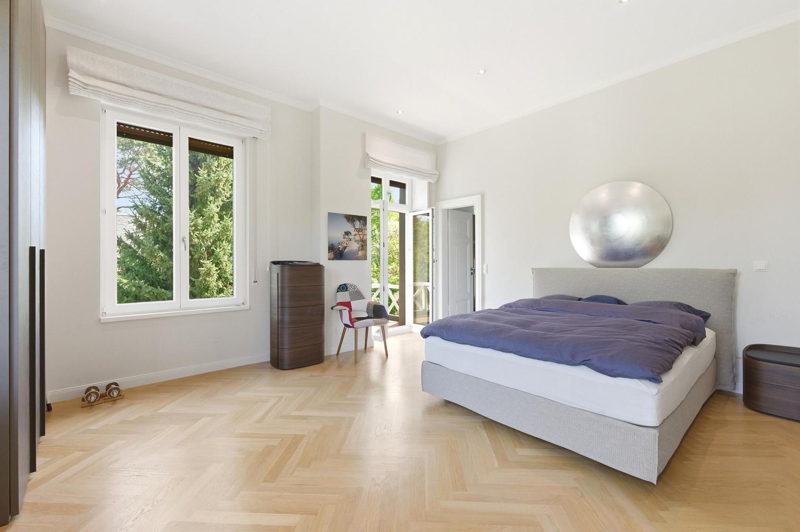 Schlafzimmer mit Balkon 